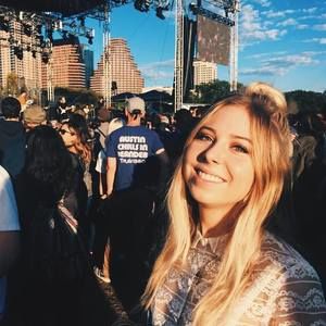 Meet your Posher, Lauren